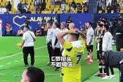 -紧咬对手比分，球队多次领先但最终失利的简单介绍