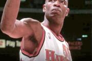 -昔日篮坛传奇现身NBA比赛领奖