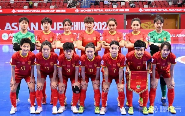 包含热血沸腾！女足队员奋力作战！的词条