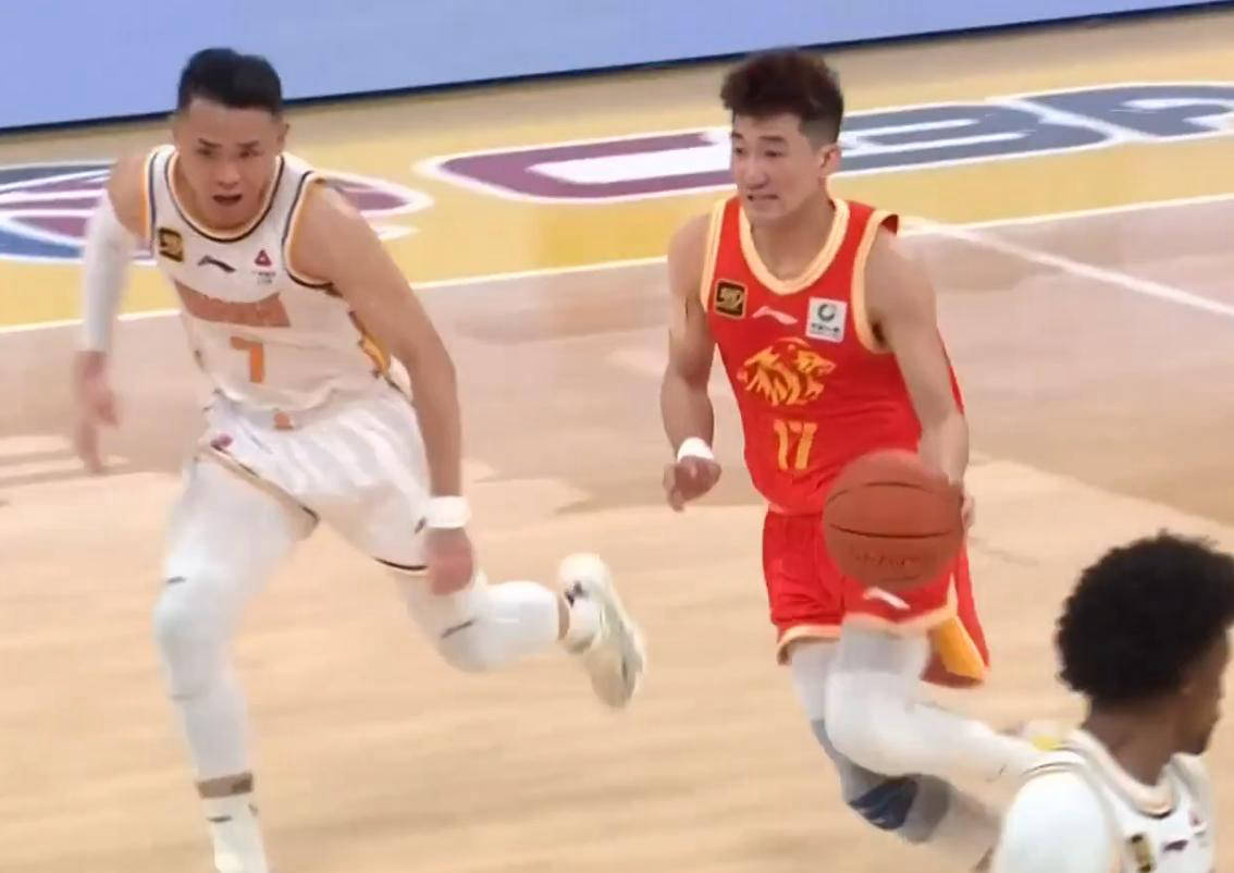 中国篮球领域炙手可热的赛事引人关注
