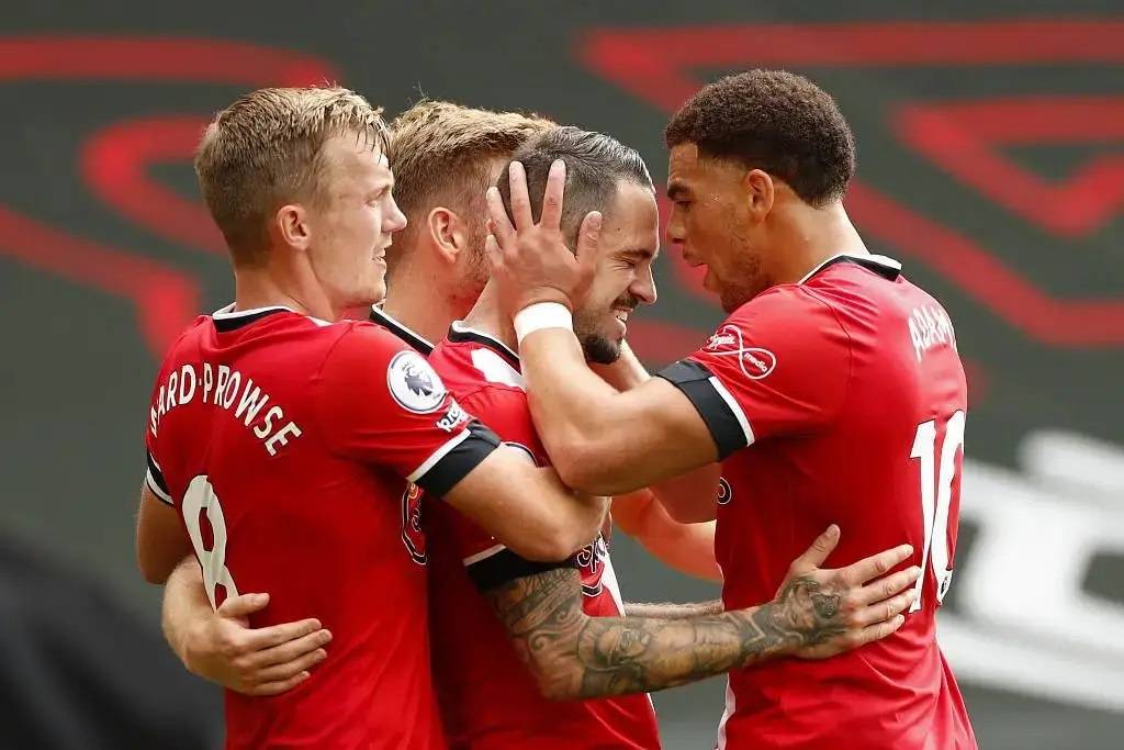 南安普顿外援亮相，帮助球队获胜