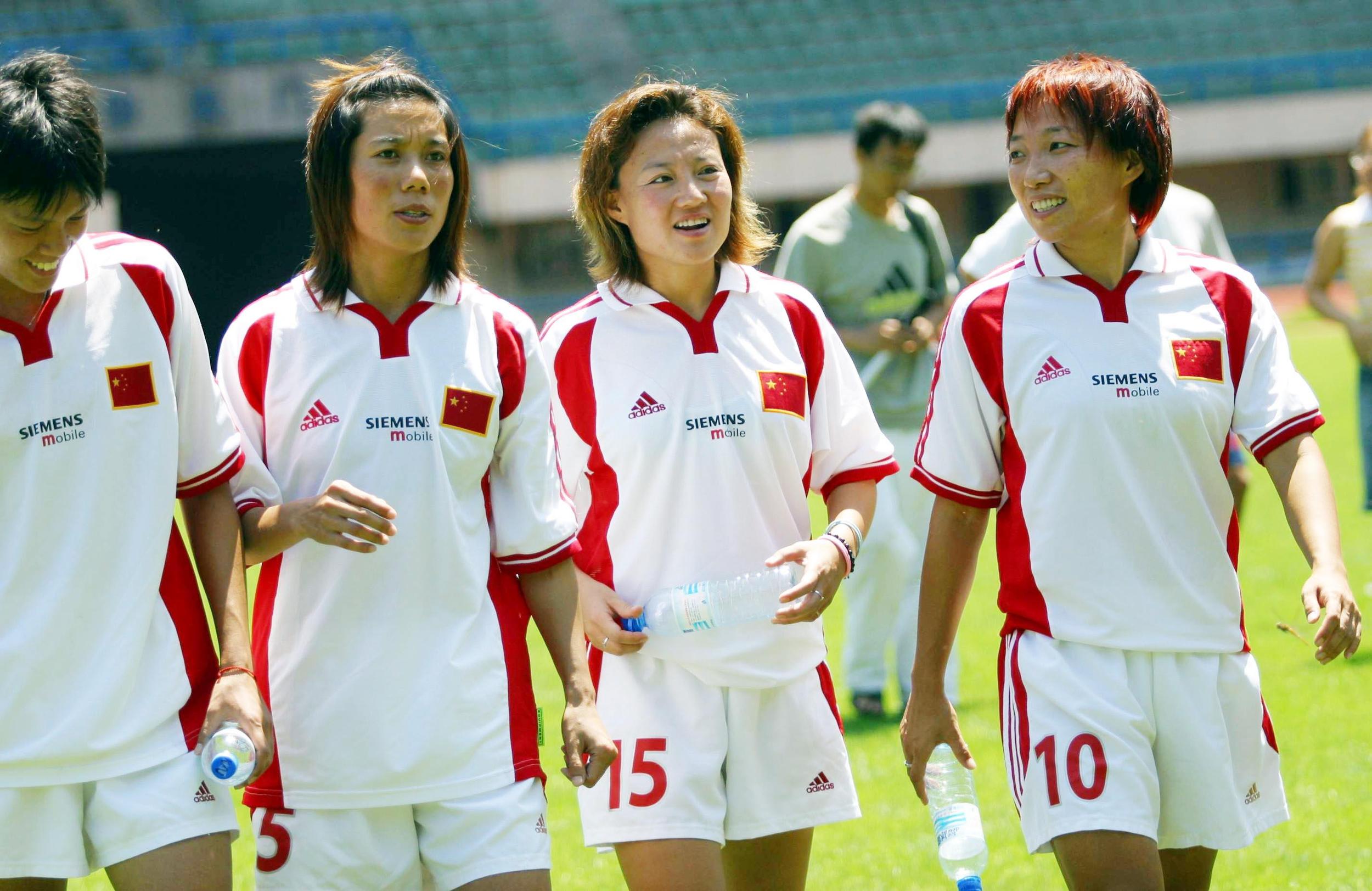 女足联赛强强对话，冠军之争激烈进行的简单介绍