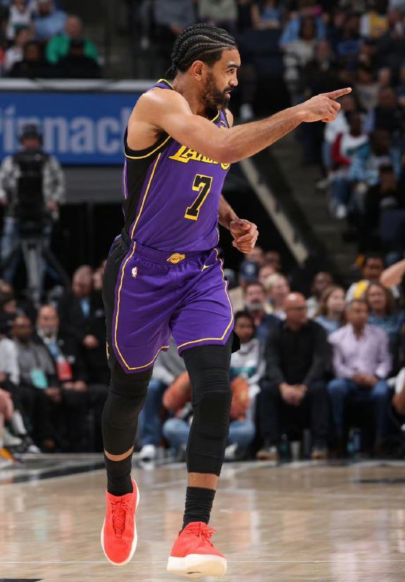 灰熊力克湖人，取得主场胜利