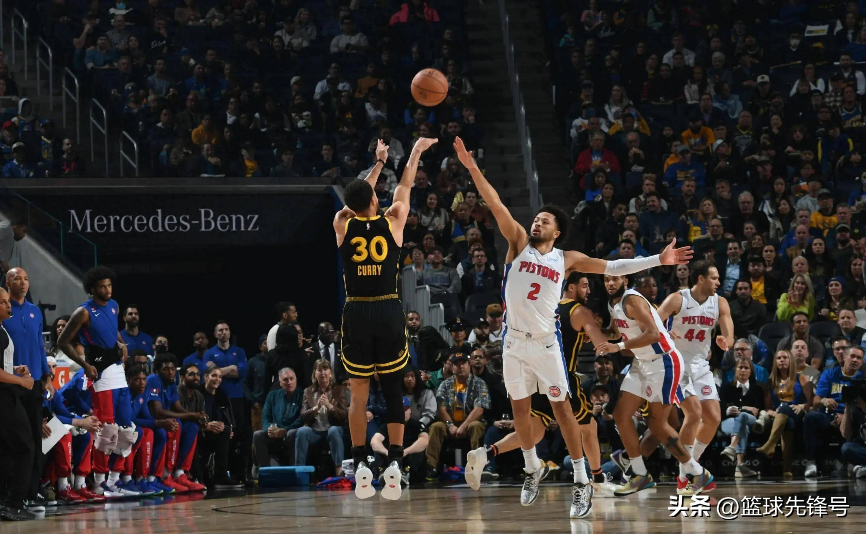 热火大胜灰熊排名前进