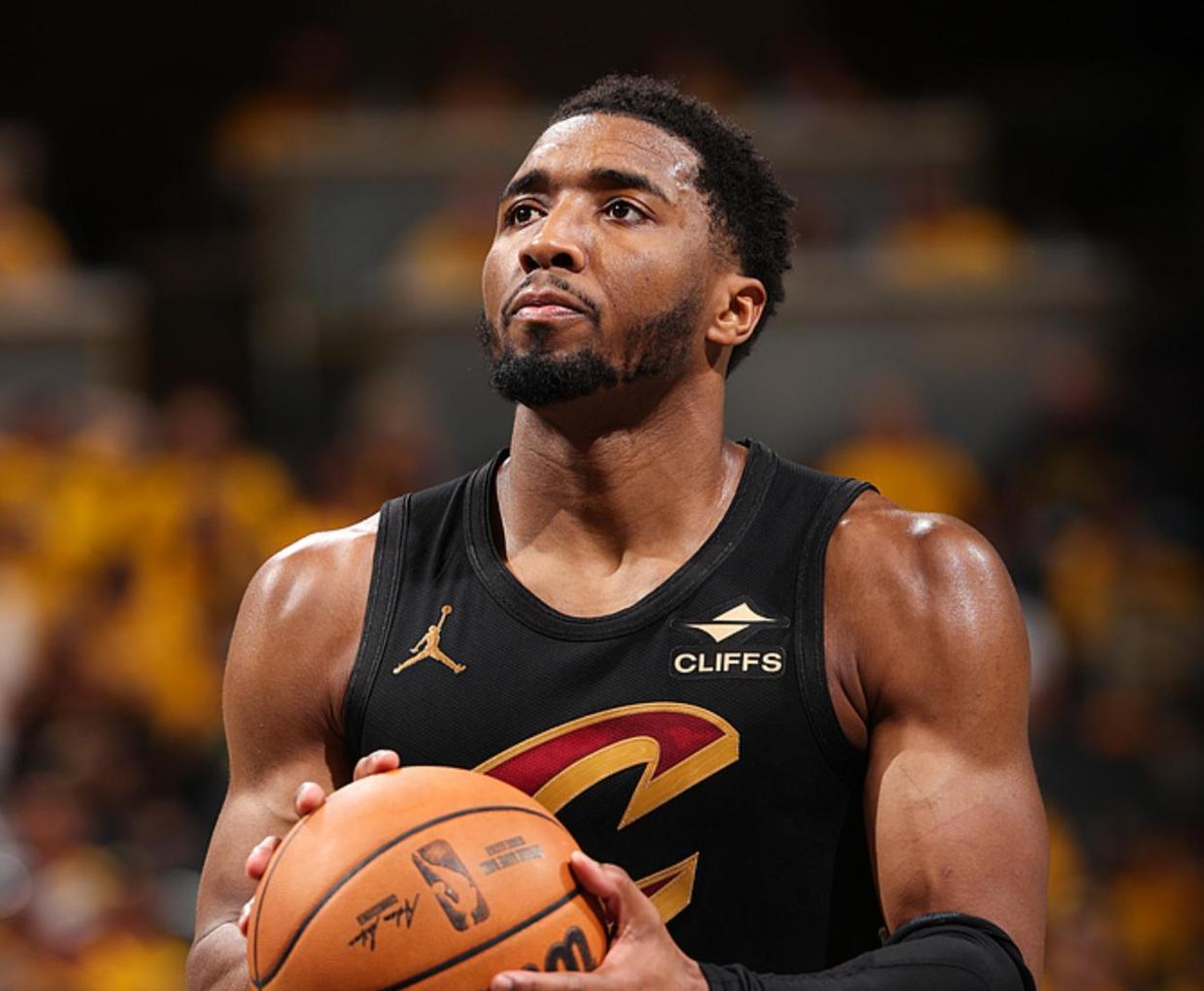 爵士力克黄蜂,米切尔狂砍35分! 爵士力克黄蜂,米切尔狂砍35分!