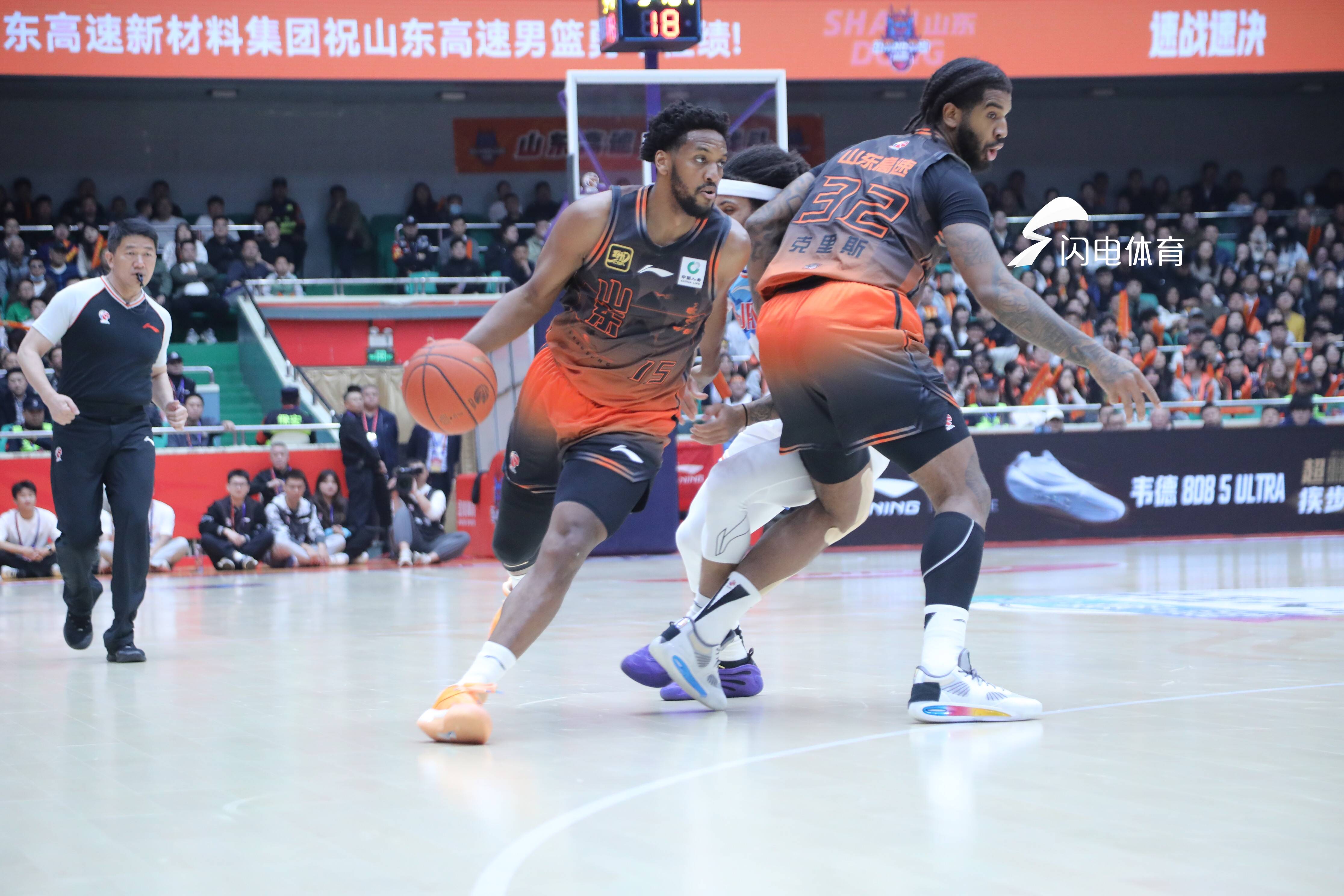 中国男篮主场战胜新疆豪取六连胜 中国男篮主场战胜新疆豪取六连胜