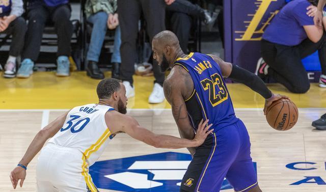 勇士全队复苏，击败湖人