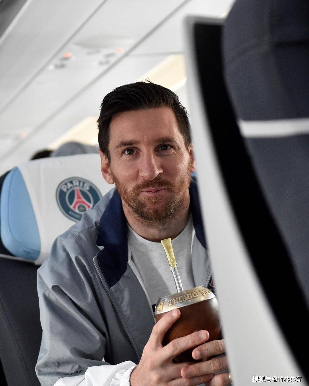 巴塞罗那签下新秀球员,为未来引援计划增添新活力 巴塞罗那签下新秀球员,为未来引援计划增添新活力